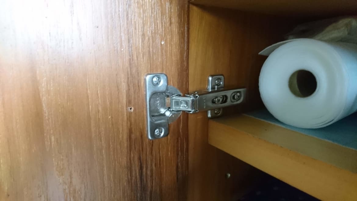 蝶番の調整・交換なら弥富市の建具修理の窓口弥富市